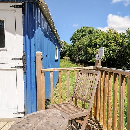 Shepherds Hut Villa Lostwithiel Exterior photo