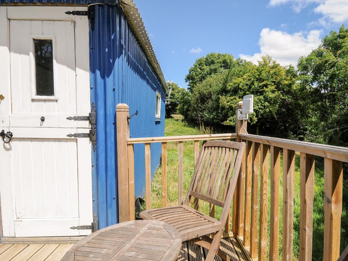 Shepherds Hut Villa Lostwithiel Exterior photo