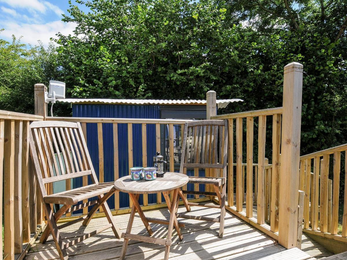 Shepherds Hut Villa Lostwithiel Exterior photo