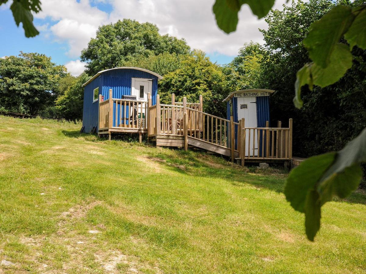 Shepherds Hut Villa Lostwithiel Exterior photo