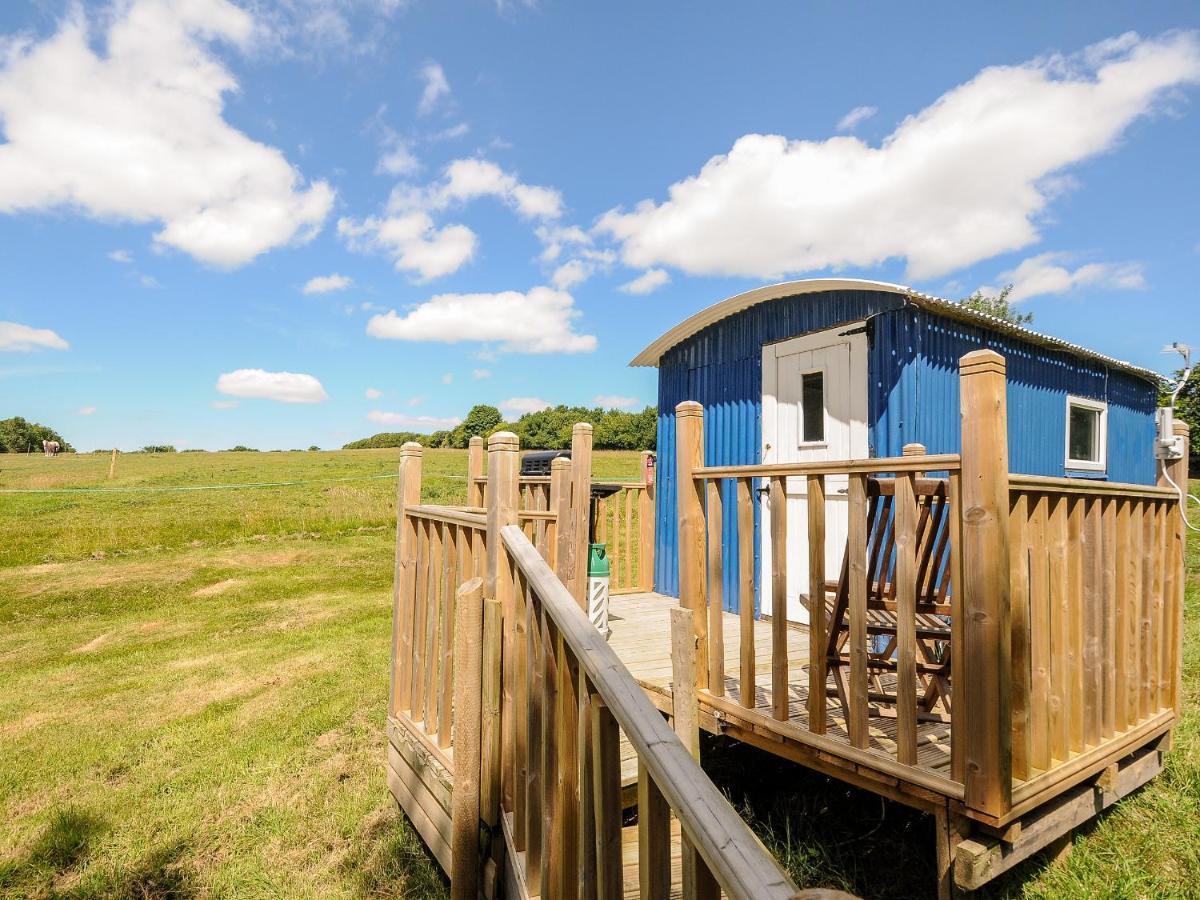 Shepherds Hut Villa Lostwithiel Exterior photo