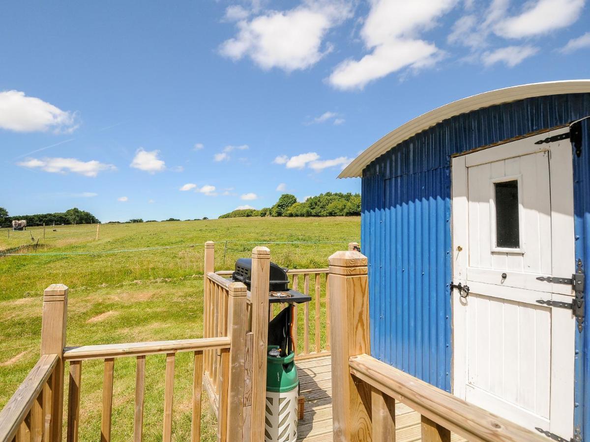 Shepherds Hut Villa Lostwithiel Exterior photo