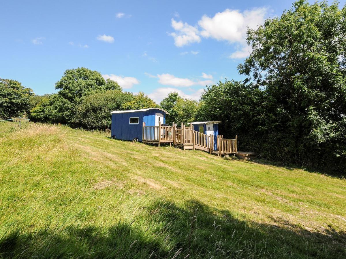 Shepherds Hut Villa Lostwithiel Exterior photo