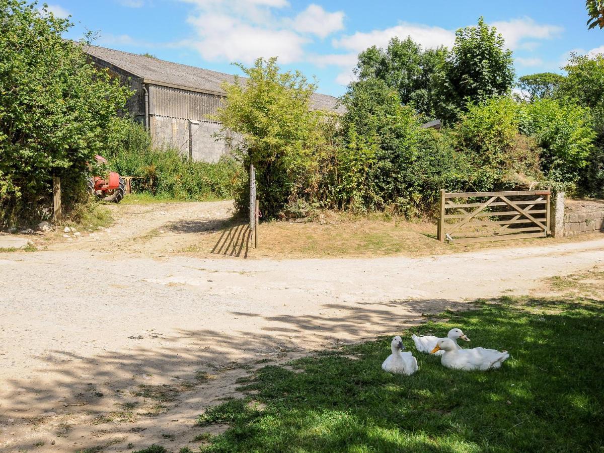 Shepherds Hut Villa Lostwithiel Exterior photo