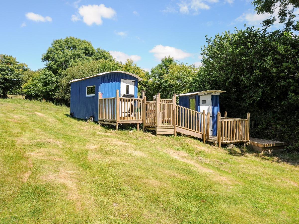 Shepherds Hut Villa Lostwithiel Exterior photo