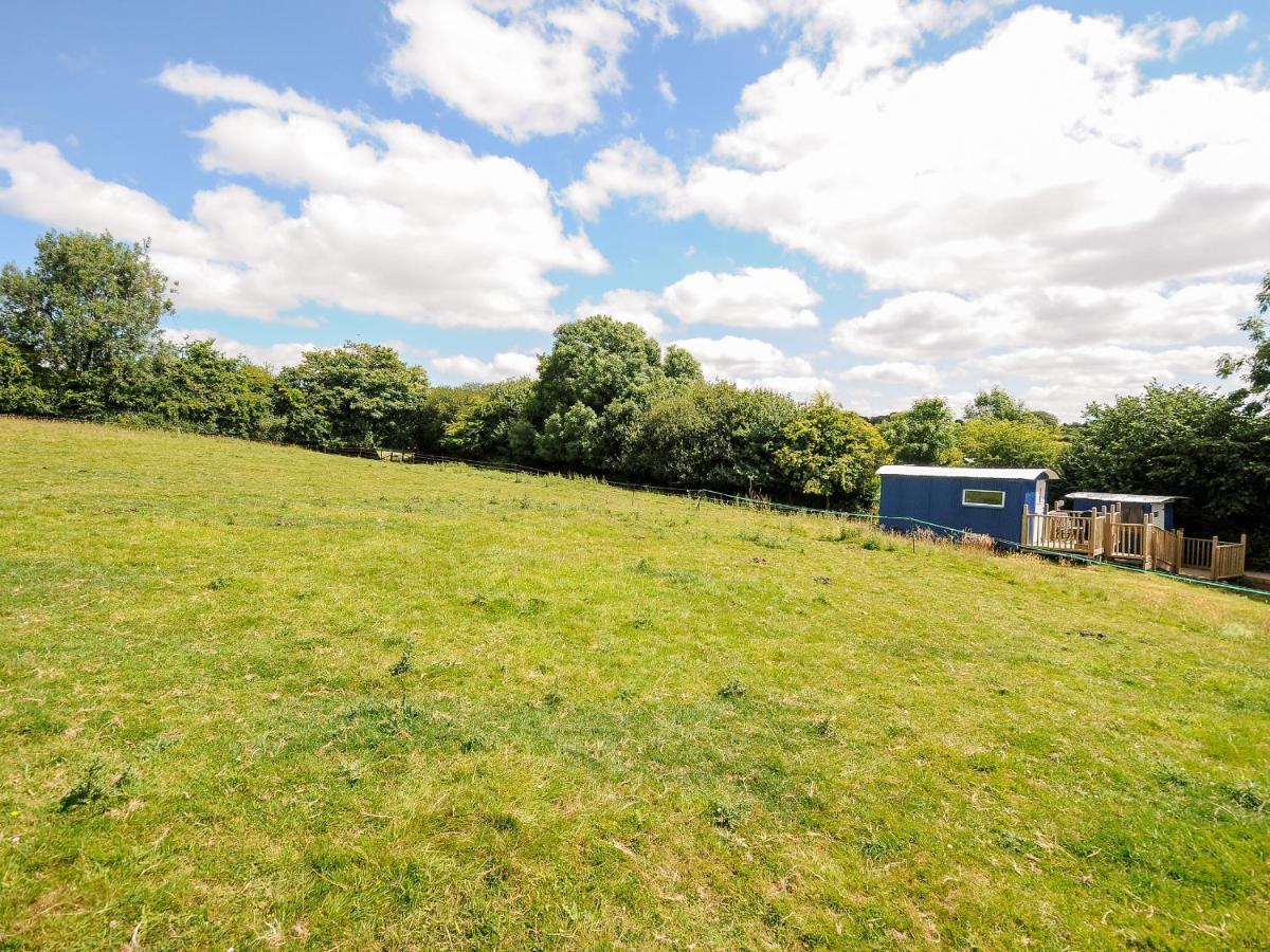 Shepherds Hut Villa Lostwithiel Exterior photo